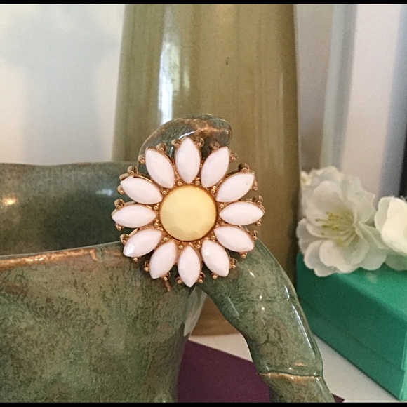 Daisy Ring🌼Flower Ring - Picture 6 of 8
